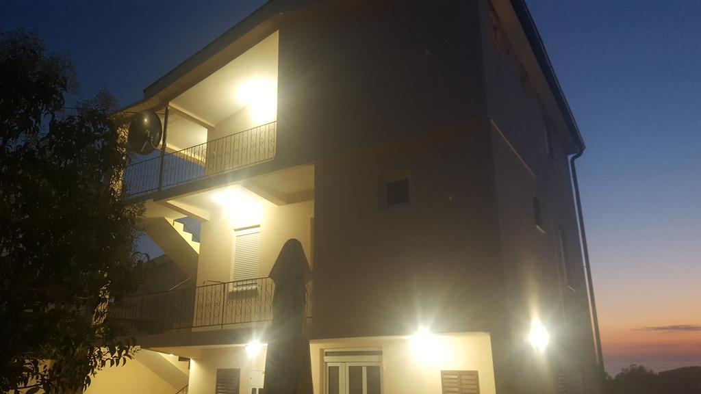 Apartments Diva Dobra Voda Exteriér fotografie